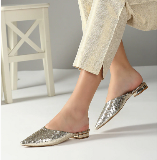 Women Gold Ethnic Solid Pointed Mules